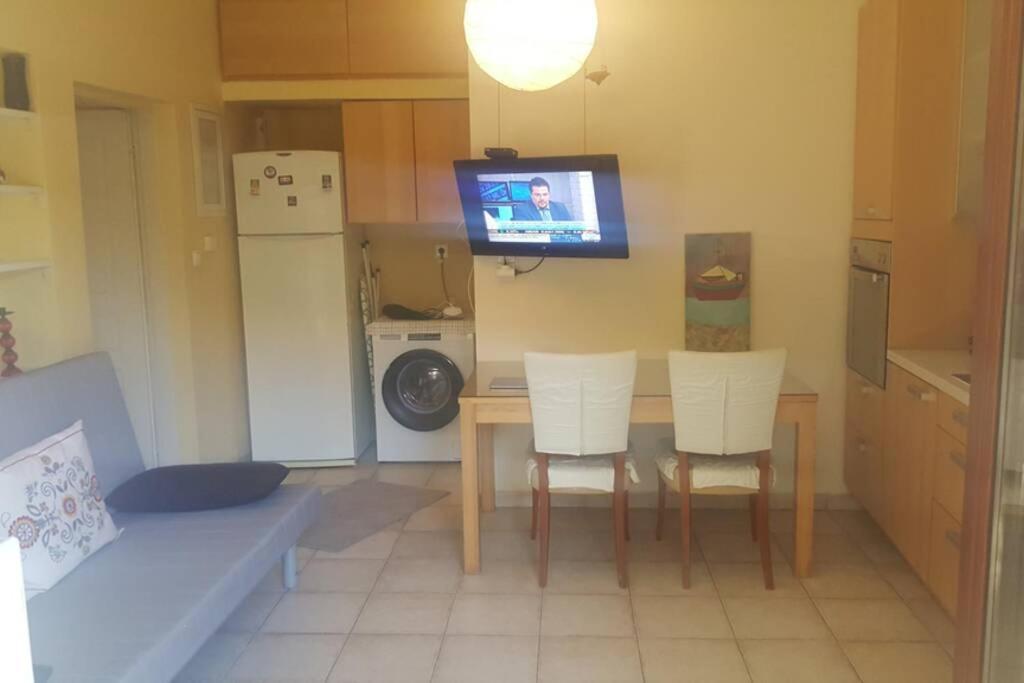 Quite House With Garden And Barbecue Apartment Атина Екстериор снимка