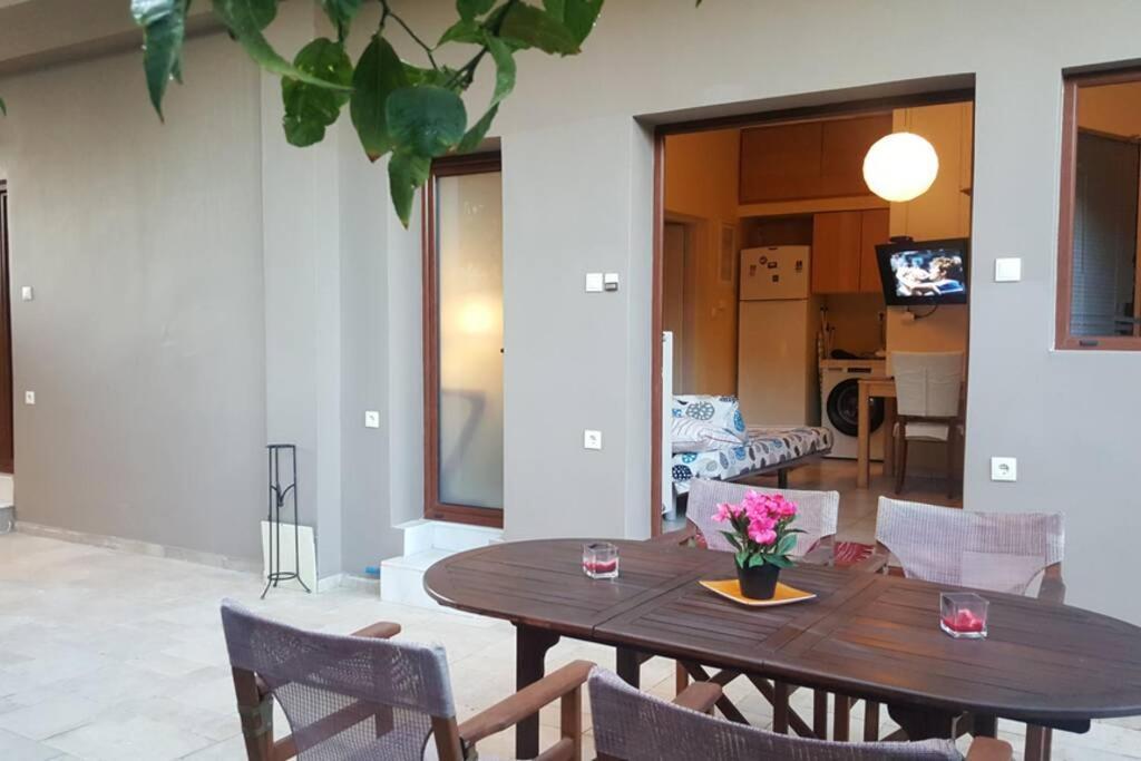 Quite House With Garden And Barbecue Apartment Атина Екстериор снимка