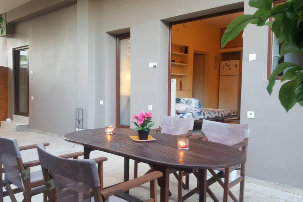 Quite House With Garden And Barbecue Apartment Атина Екстериор снимка