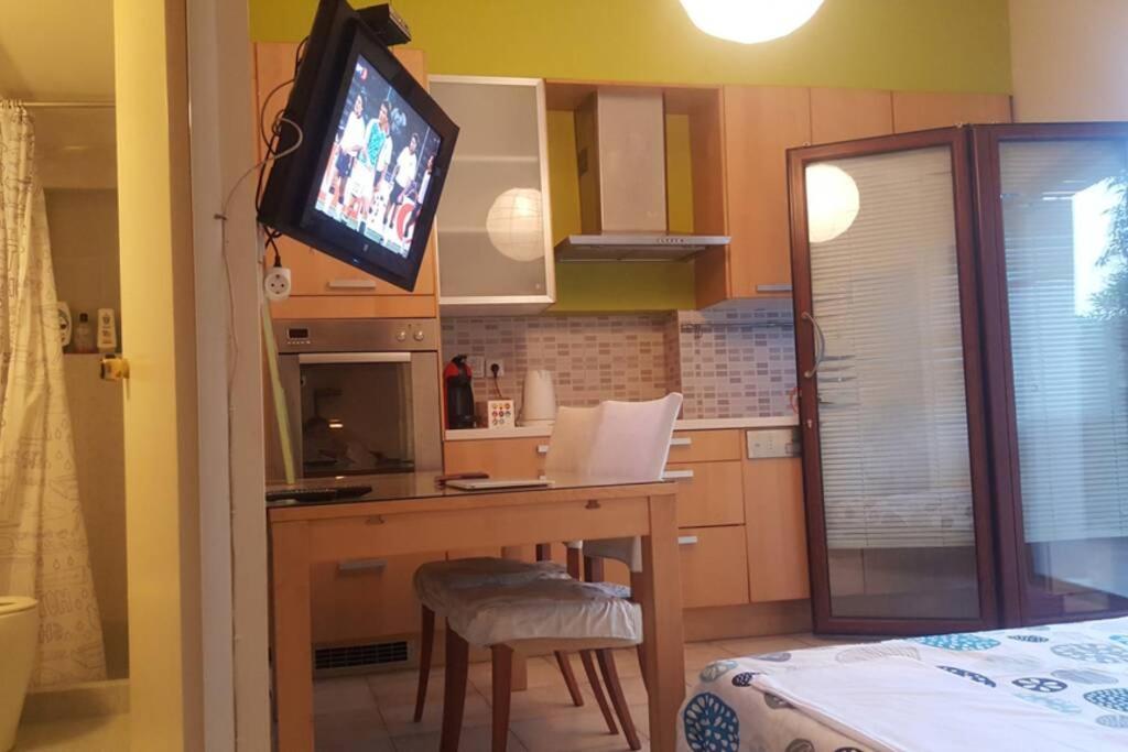 Quite House With Garden And Barbecue Apartment Атина Екстериор снимка