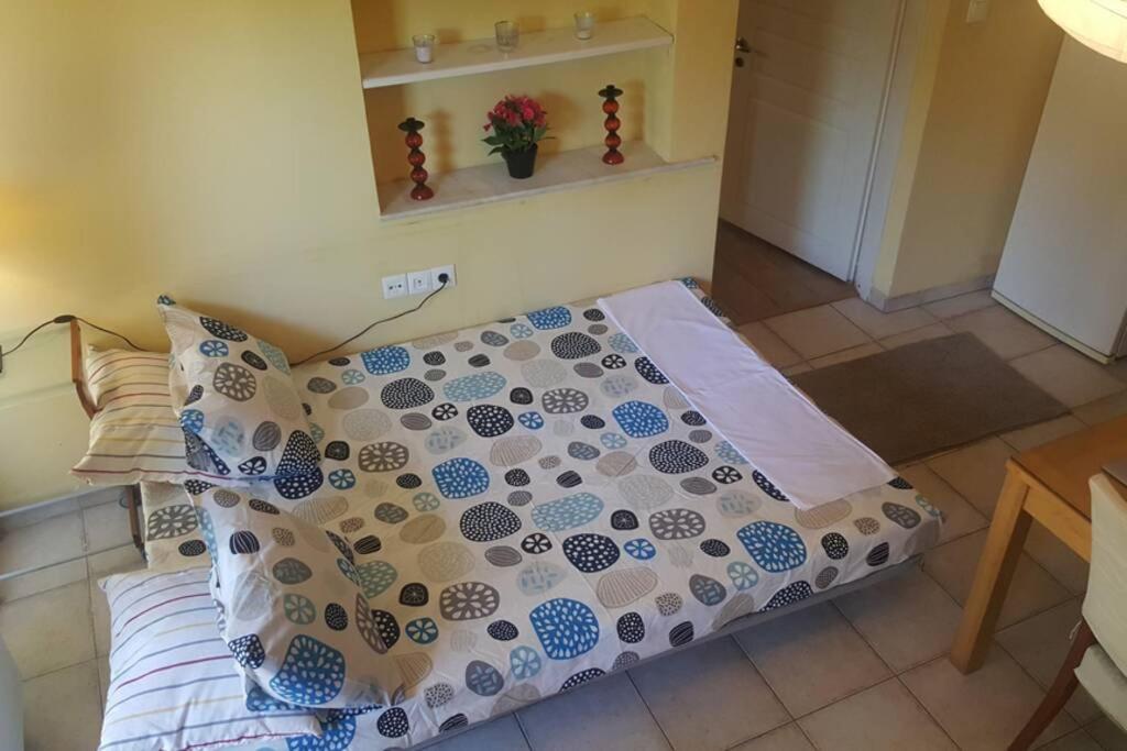 Quite House With Garden And Barbecue Apartment Атина Екстериор снимка